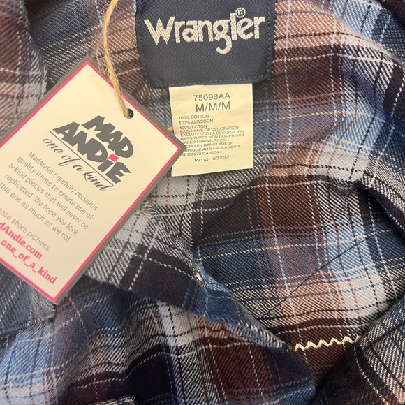 The Beatles Abbey Road One-of-a-Kind Custom MadAndie Wrangler Unisex Flannel - Picture 5 of 5